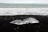  Der schwarze Strand beim Jökulsárlón 