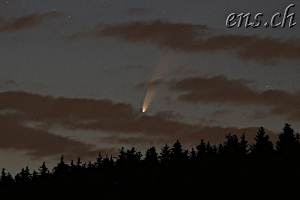 Komet C/2020 F3 (NEOWISE) <br />7. Juli 2020, 03:57 Uhr<br />@f2.8, 200mm, ISO 1600, 1.1 Sek.<br />vergrössert