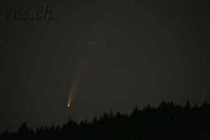 Komet C/2020 F3 (NEOWISE) <br />10. Juli 2020, 03:10 Uhr<br />EF 100-400mm f/4.5-5.6L IS II USM @f5.6, 400mm, ISO 3200, 2.0 Sek.