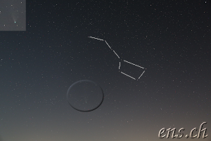 Komet C/2020 F3 (NEOWISE) mit dem Grossen Wagen/Bär (Ursa Major)<br />27. Juli 2020, 23:07 Uhr<br />Canon EF 24-70mm f/2.8L USM @f2.8, 24mm, ISO 1600, 15 Sek.