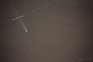 20:27 Uhr, ISO 25600, 3.0 Sekunden, Schleierwolken, Flugzeug und Starlink